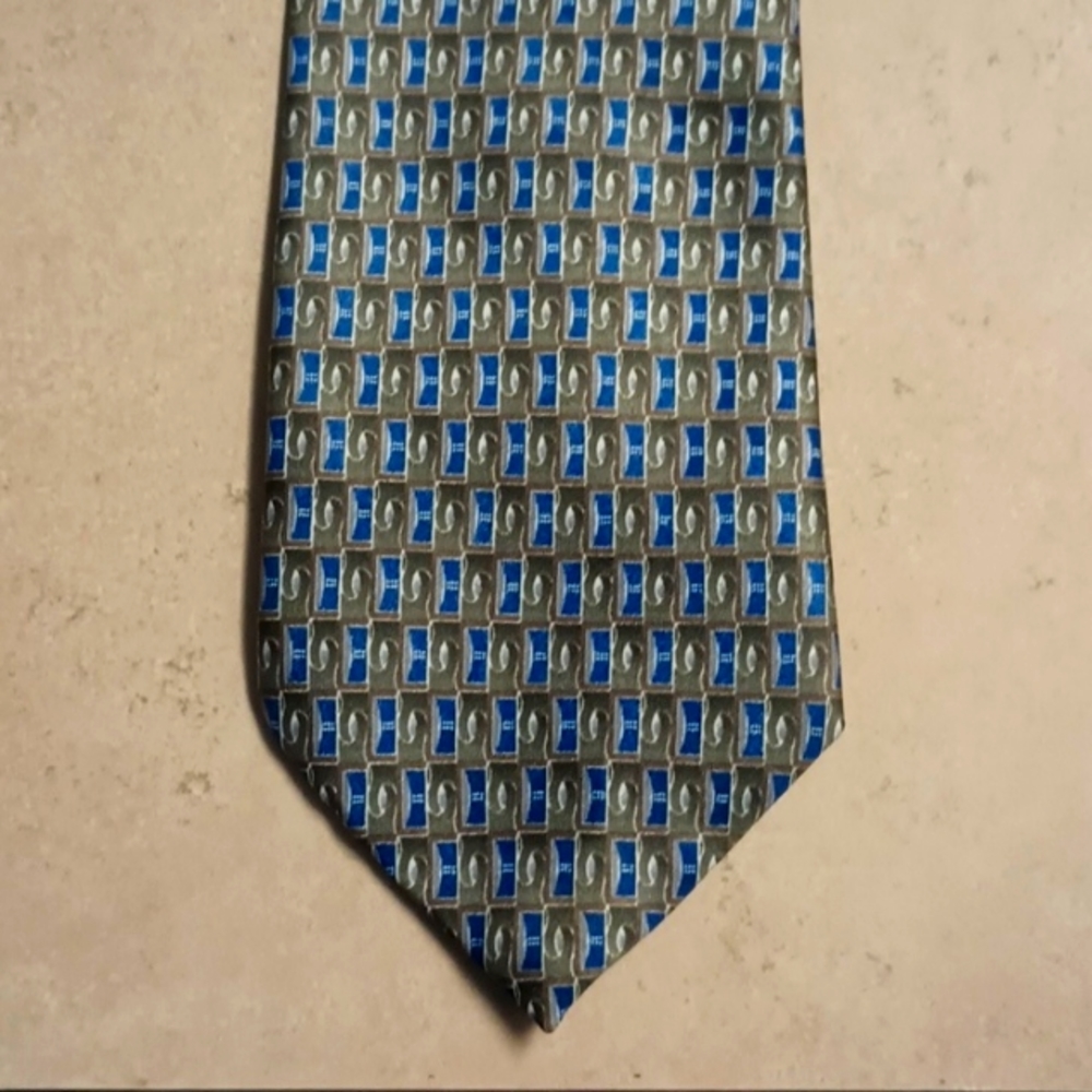 Little boys tie